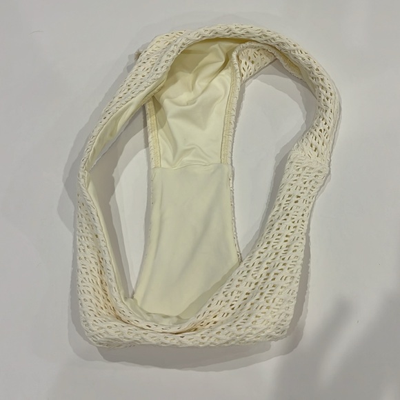 Monday Swimwear Byron Bottom- Ivory Crochet size medium - Picture 7 of 7